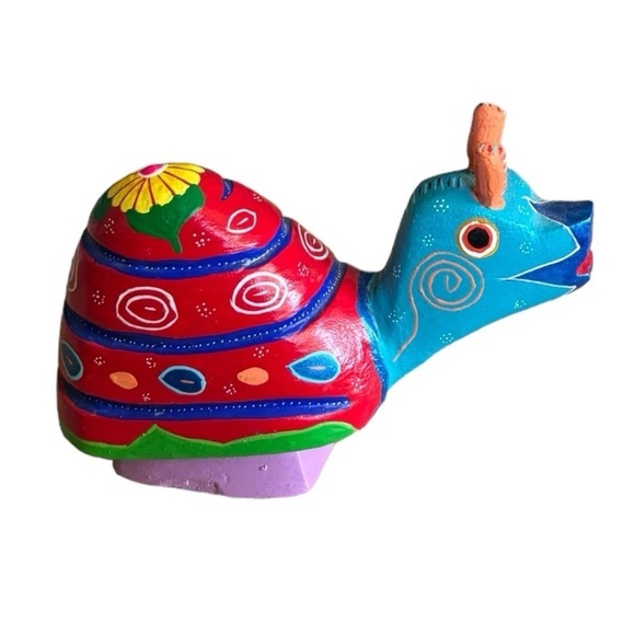 Oaxacan Wooden Snail Figurine Hand Painted Signed Roberto Angeles - Picture 6 of 7